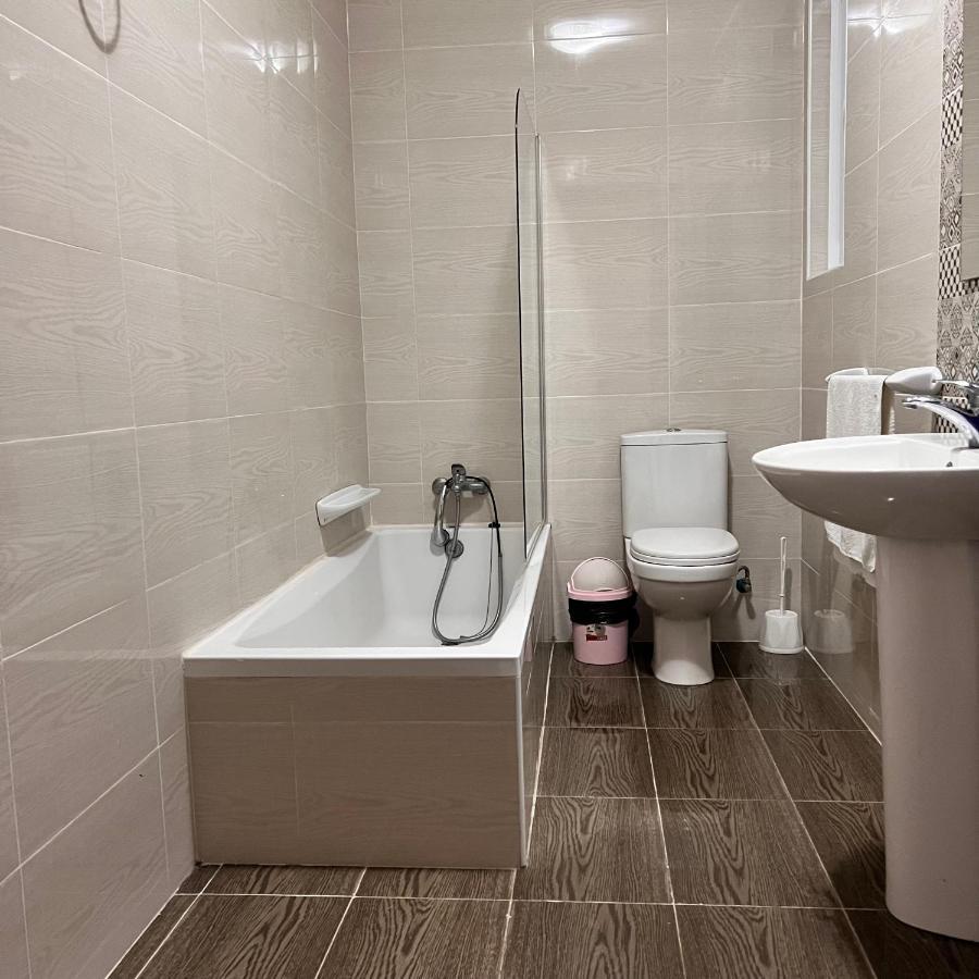 F4 Room 2, Private Room Two Single Beds Shared Bathroom Мсида Экстерьер фото